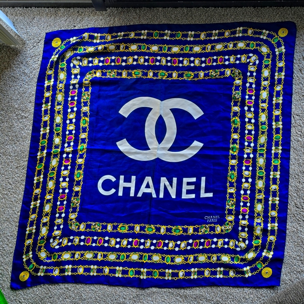 Chanel Paris Jewelery Logo Scarf